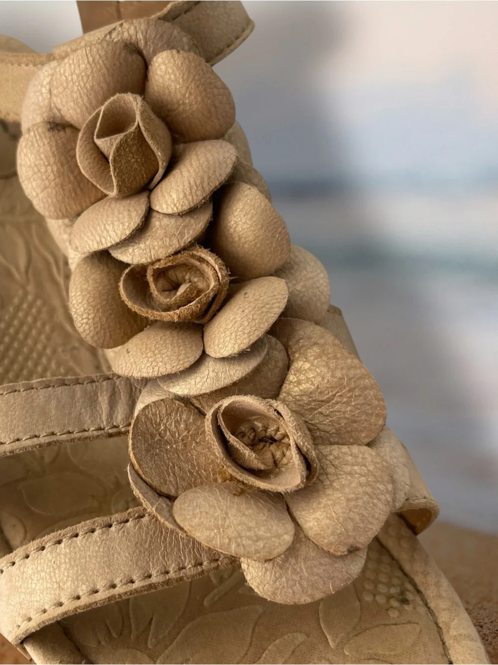 b.o.c. Born Concept Tan Leather Flower Cork Wedge Sandals Size 7